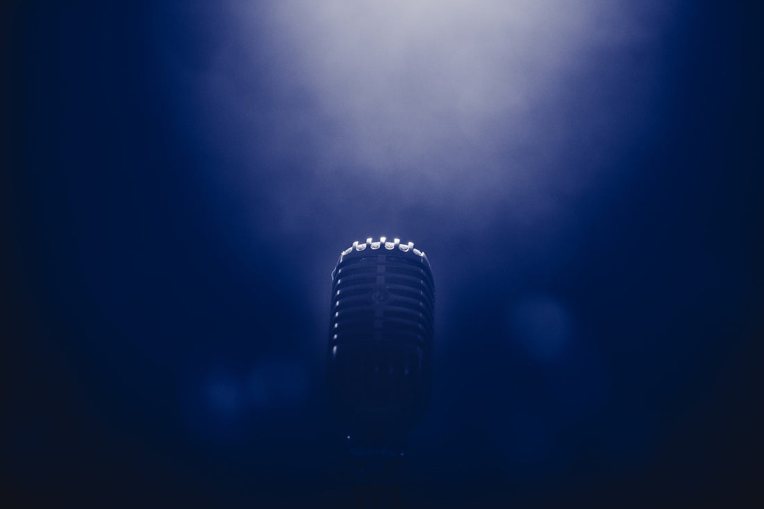 Microphone in a dark room
